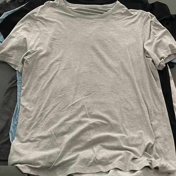 lululemon athletica Other - Lulu lemon tee